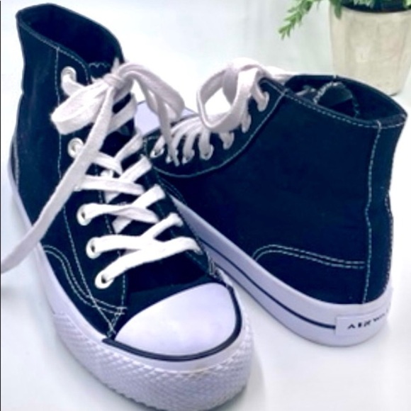 Airwalk Legacee Black High Top Sneakers size 7, non-marking sole retro EUC - Picture 1 of 9